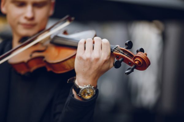 emociones provocadas al escuchar un buen violinista